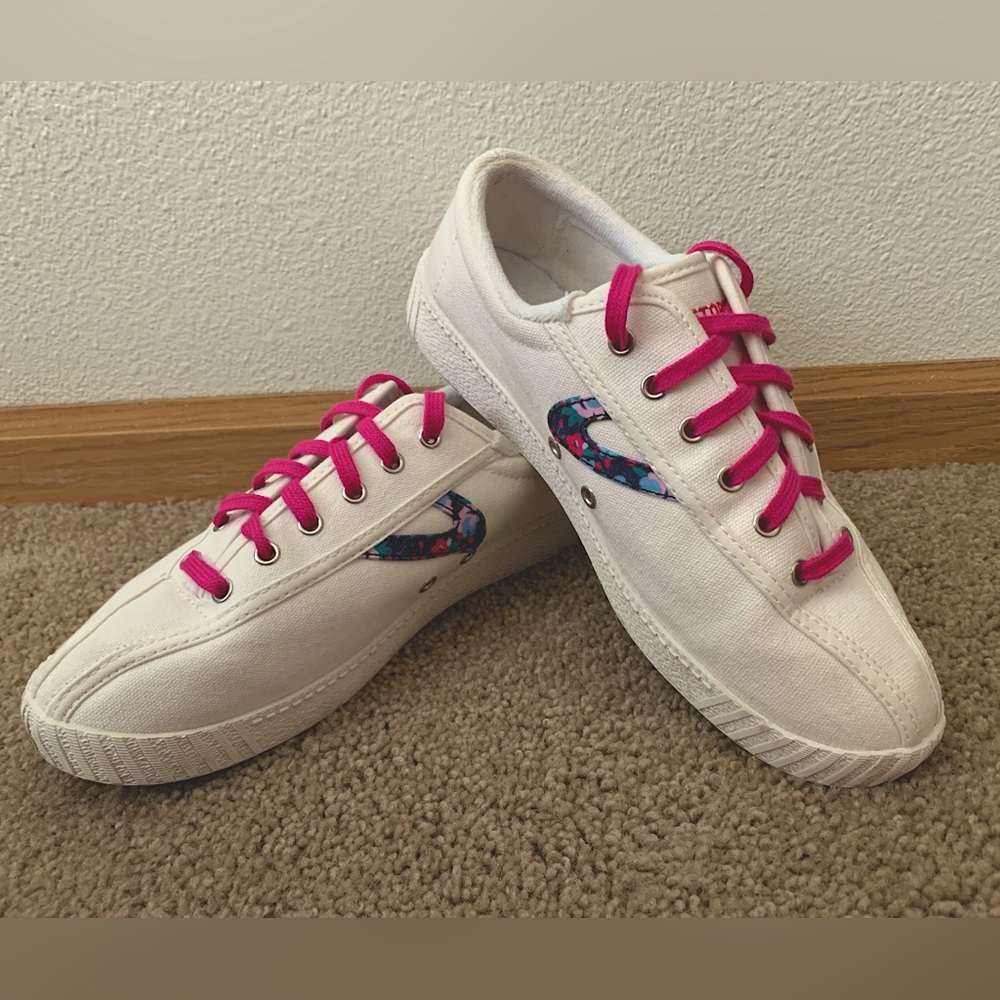 Tretorn Nylite Sneakers in White/Pink/Floral (Size 9) - Excellent Condition